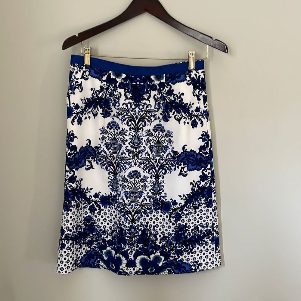 Mario Serrani Pencil Skirt. Size 2 Floral